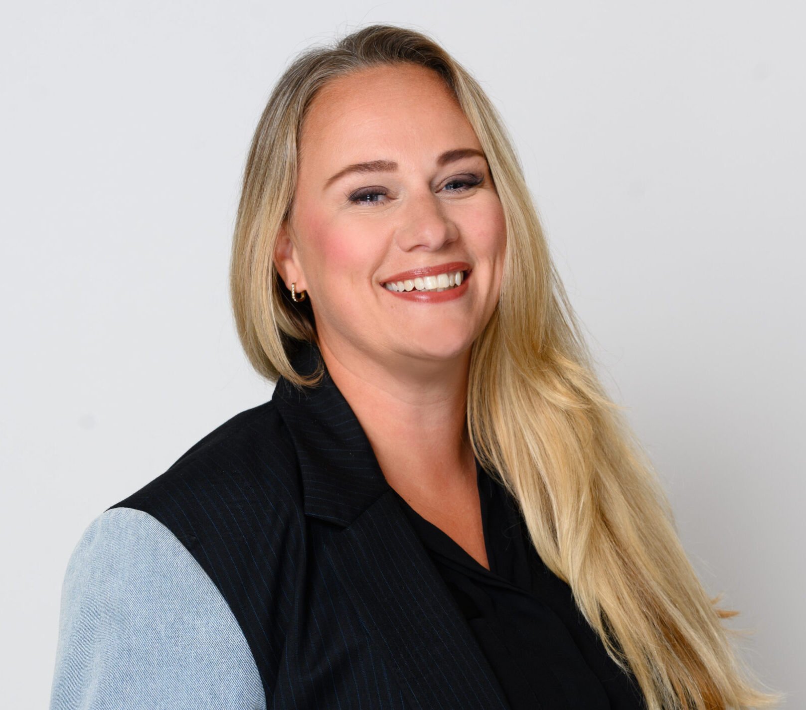 Michelle Pauw 100925 414 edit social scaled e1764077964971