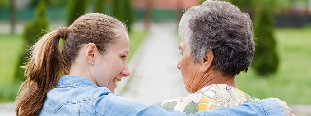 Wmo gesprek oudere en jongere vrouw